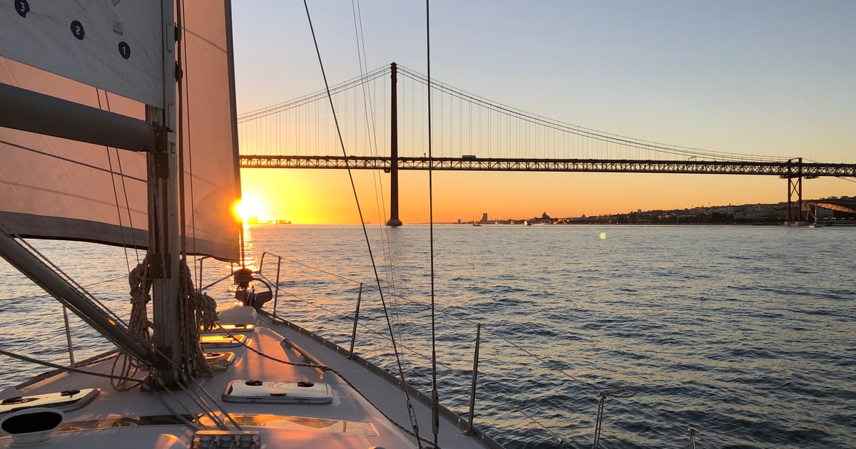 Lisbona Tour Privato In Barca A Vela Sul Fiume Tago O A Cascais