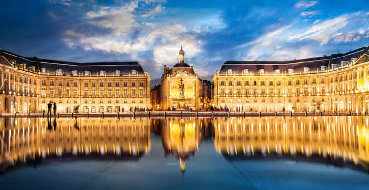 Bordeaux: City Exploration Game and Tour