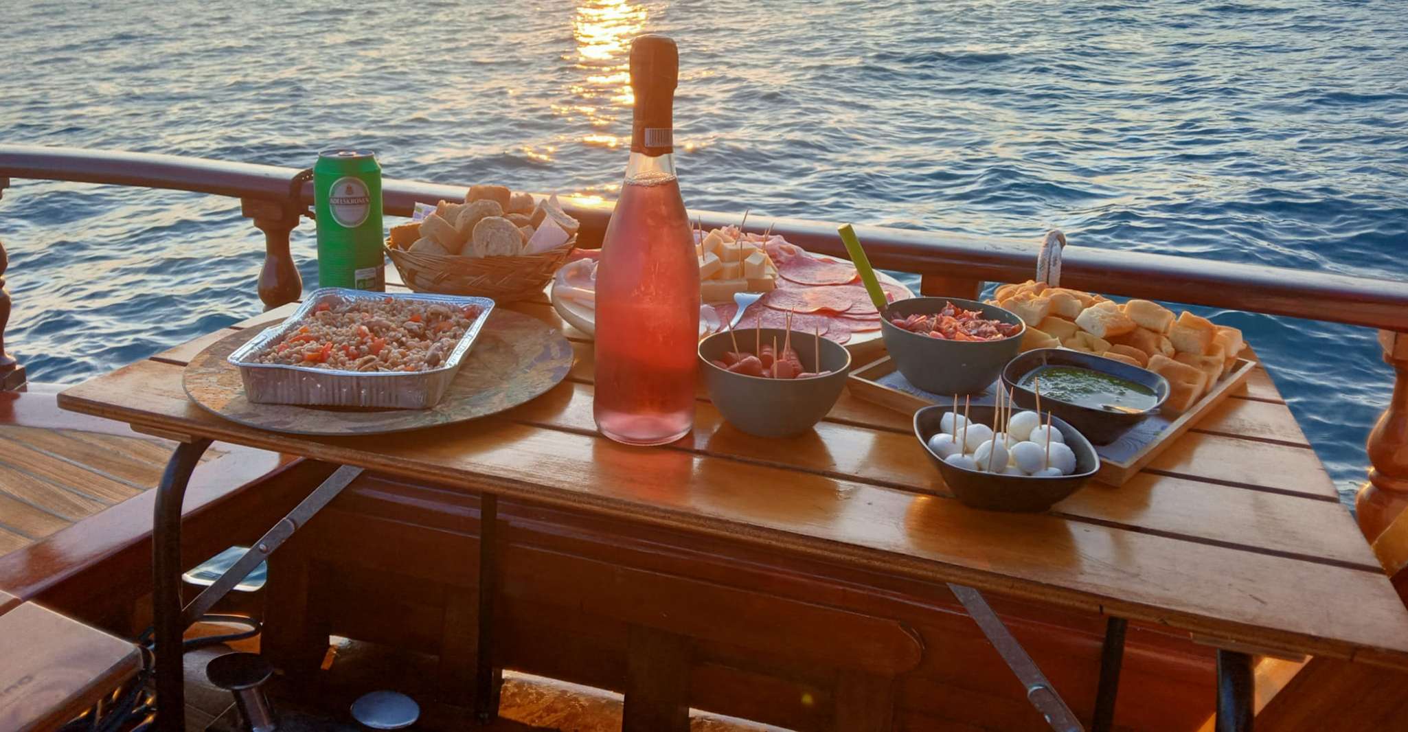 Portovenere, Sunset Cruise with Aperitif and Dinner - Housity