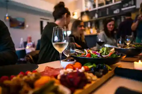 Victoria: Sip, Savor, Stroll Evening Food Tour