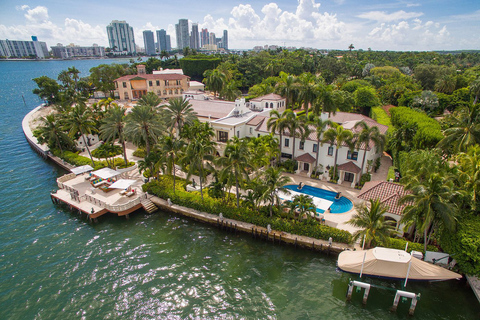 Miami: Biscayne Bay Celebrity Homes Sightseeing CruiseMiami: Sightseeingcruise naar huizen van beroemdheden in Biscayne Bay