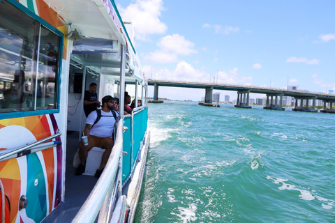 Miami: Biscayne Bay Celebrity Homes Sightseeing CruiseMiami: Sightseeingcruise naar huizen van beroemdheden in Biscayne Bay