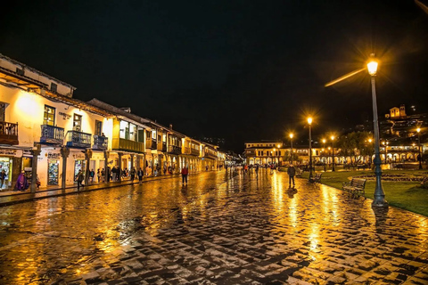 Cusco Nacht-Tour: Legenden, Geschichte und Pisco Sour + Abendessen