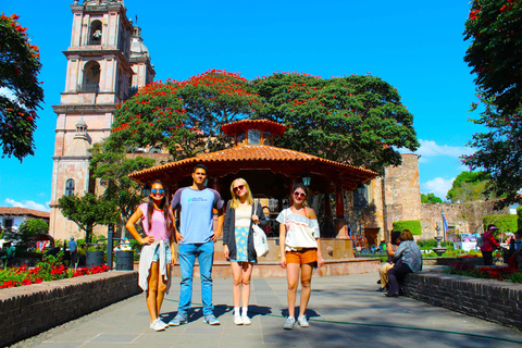 Valle de Bravo: Halvdagsguidad stadsrundtur med skåpbilValle de Bravo: Guidad stadsvandring på halvdagsutflykt med Van