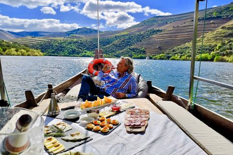 From Porto: Private Douro Cruise, 2 Wineries & Chef's Lunch