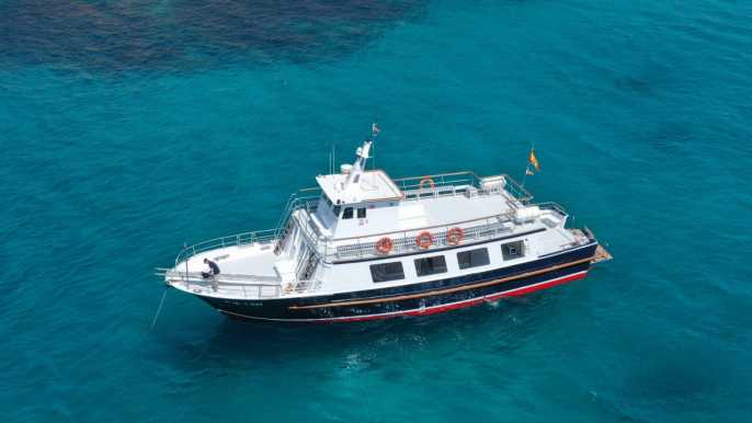 Palma: Excursión en barco por la Bahía de Palma y snorkel con opción de puesta de sol