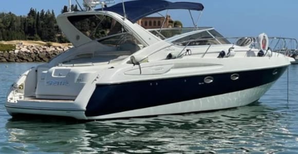 Lagos: Luxury Private Yacht Charter with Drinks and Snacks