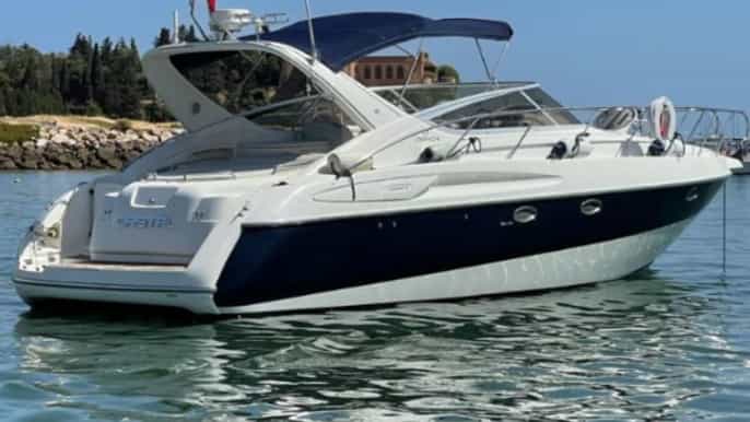 Lagos: Luxury Private Yacht Charter with Drinks and Snacks