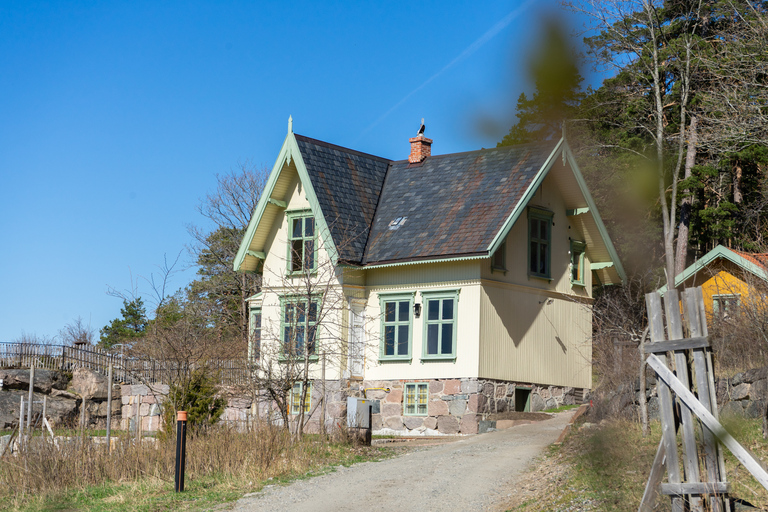 Drøbak: Guided walk along the coastal path and the forest Fjord and forest guided tours by the Oslofjord/Drøbak