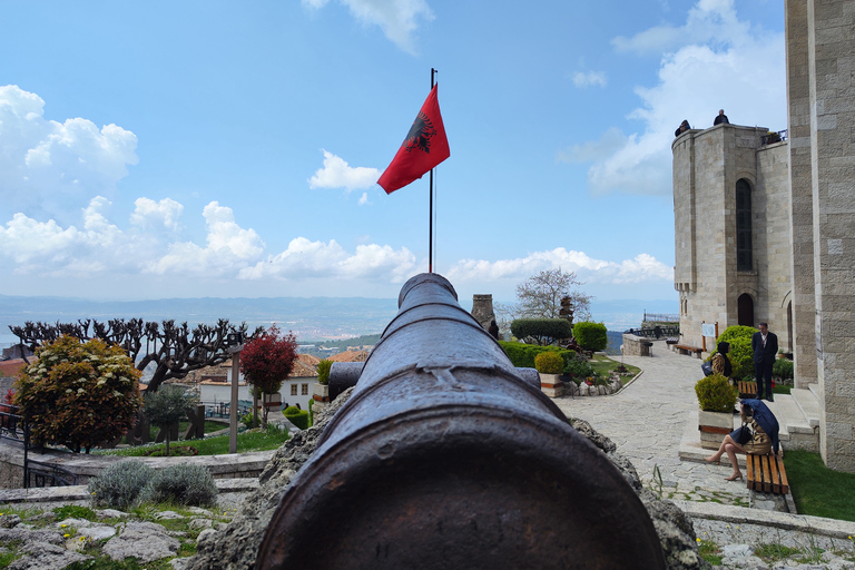 Kruja Stadttour und Heilige Höhle von Sari Salltik