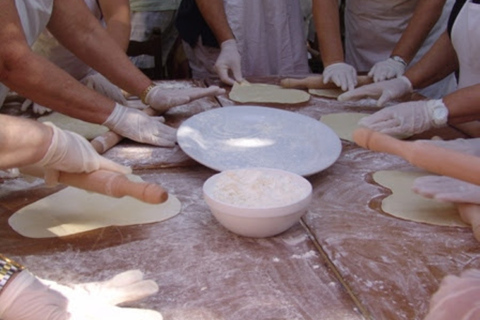 Heraklion: Cretan Cooking Lesson with Dinner in Arolithos