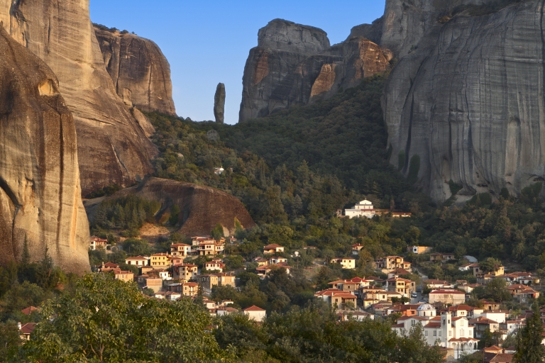 Desde Atenas: Excursión privada de un día a Meteora y las Termópilas