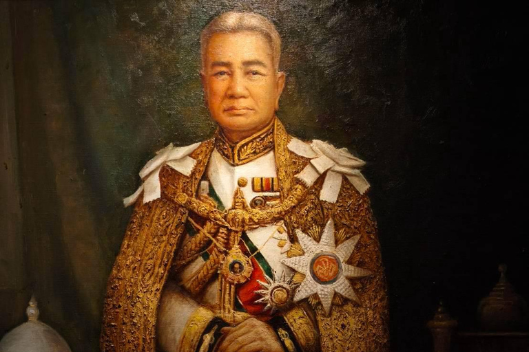 Chiang Mai: Old City Walking Tour with Temples & History Small Group Without Entry Fees
