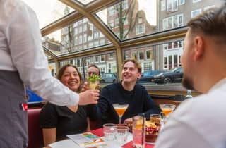 Amsterdam: Abendliche Cocktail-Kreuzfahrt durch die Grachten