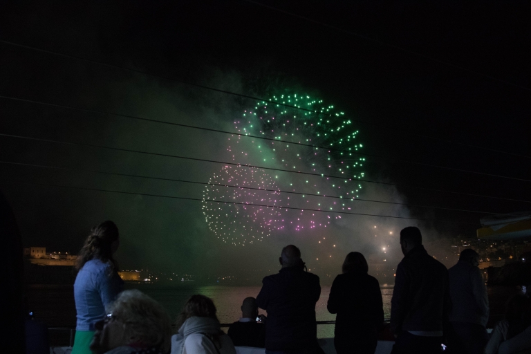 Ab Bugibba: Maltas Feuerwerks-Festival auf einem Katamaran