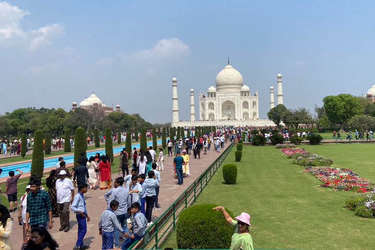 Von Delhi aus: Tajmahal-Tour mit dem Gatimaan-Zug (alles inklusive)Zug 2. Klasse mit Auto, Reiseführer, Mittagessen und Eintrittskarten für Sehenswürdigkeiten