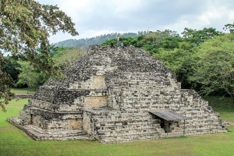 Maya-Ruinen von Copan von San Pedro Sula aus