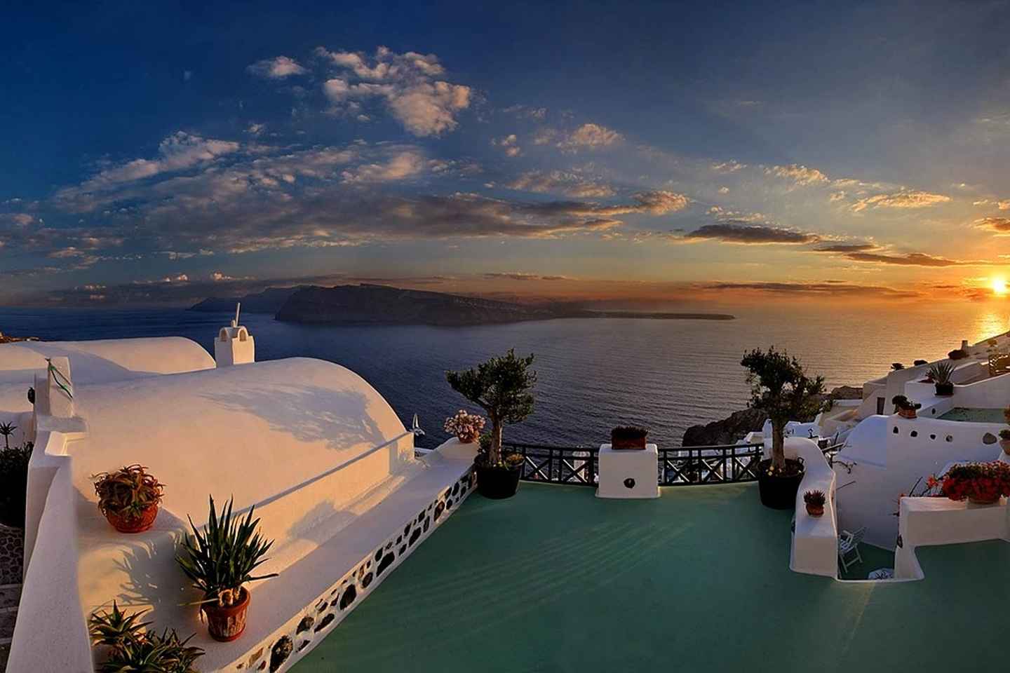 Santorini: Oia Cultural Highlights Sunset Walking Tour - Santorini: Private Oia Cultural Highlights Walking Tour