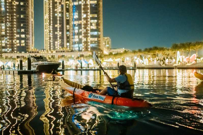 Dubai: Kajaktur i Dubai Creek ved solnedgang/nat