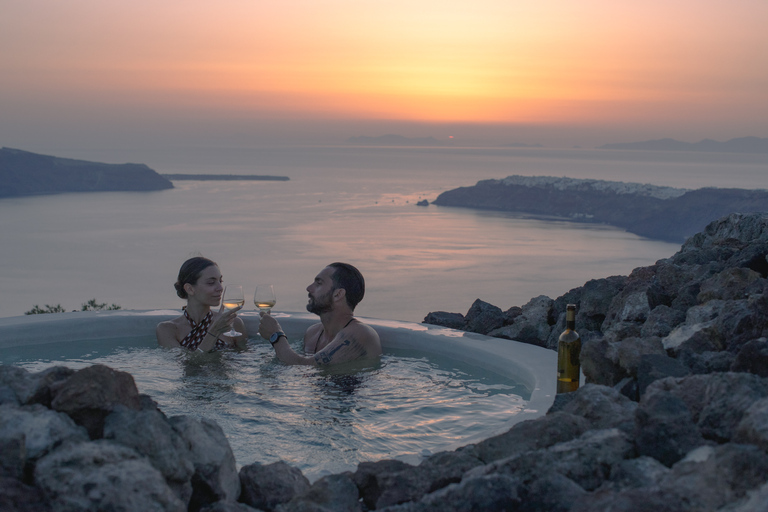 Santorin: Vulkanisches Hot-Tub-Erlebnis mit Blick auf die CalderaVulkanisches Hot-Tub-Erlebnis mit Blick auf die Caldera