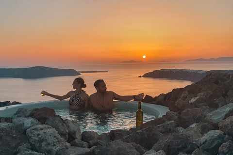 Santorin: Vulkanisches Hot-Tub-Erlebnis mit Blick auf die CalderaVulkanisches Hot-Tub-Erlebnis mit Blick auf die Caldera