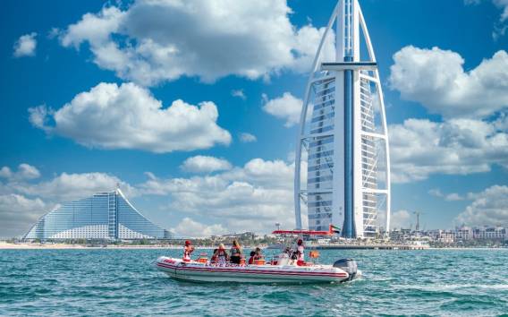 Dubai: Private Speedboat-Tour mit Dubai-Sehenswürdigkeiten