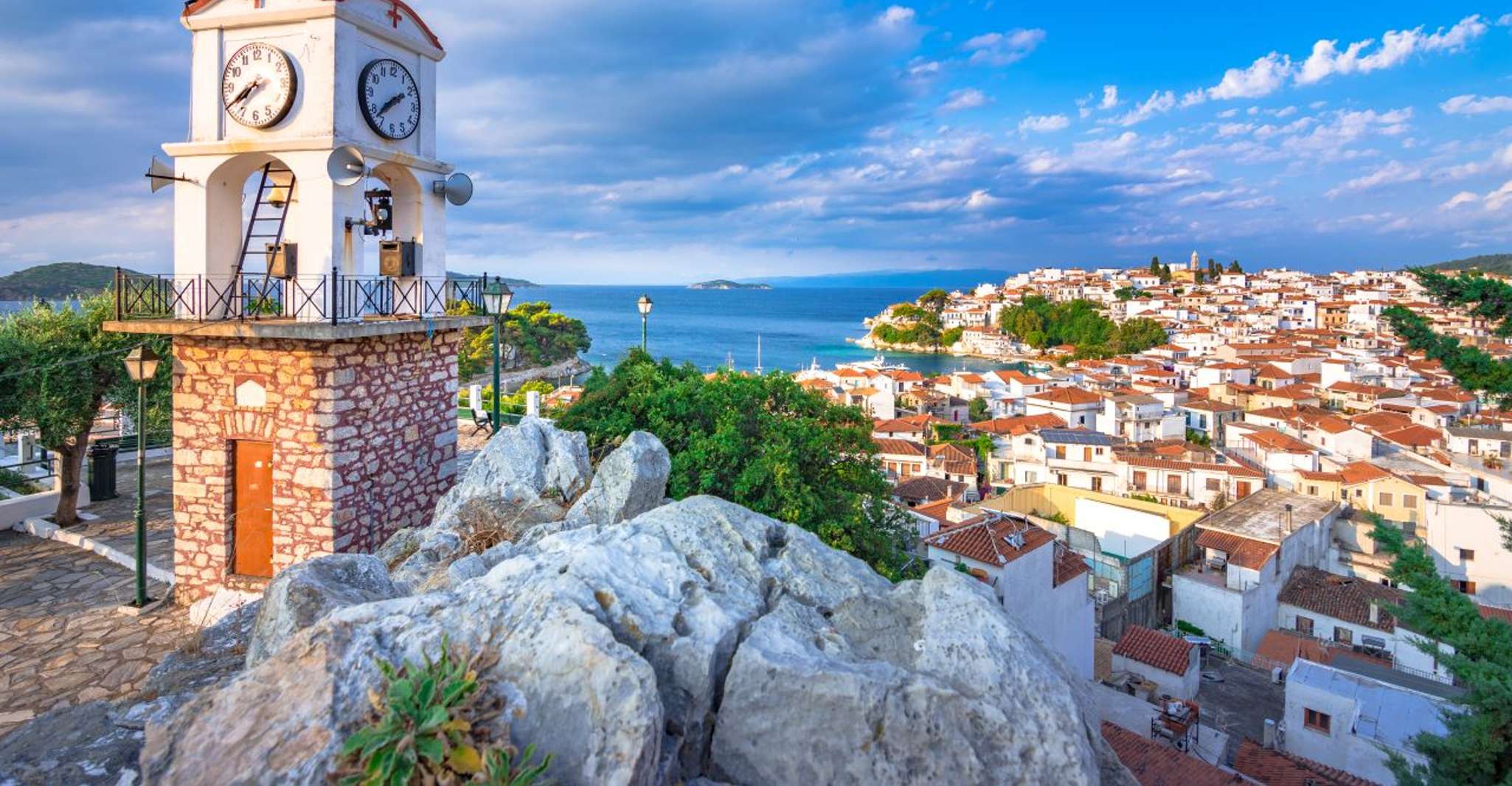 Desde Katerini, Excursión de un día a la isla de Skiathos con natación - Hizvo