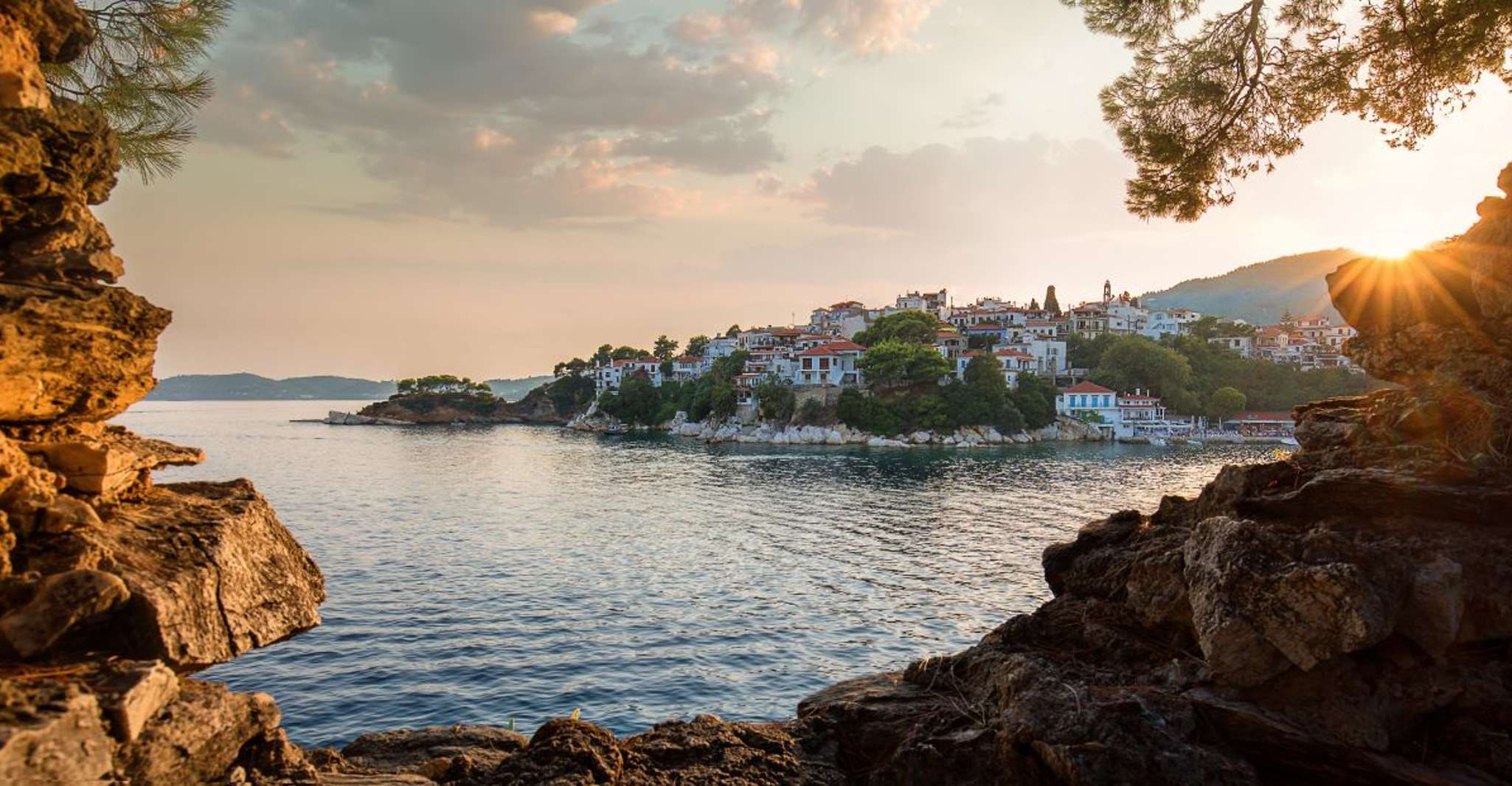 Desde Katerini, Excursión de un día a la isla de Skiathos con natación - Hizvo