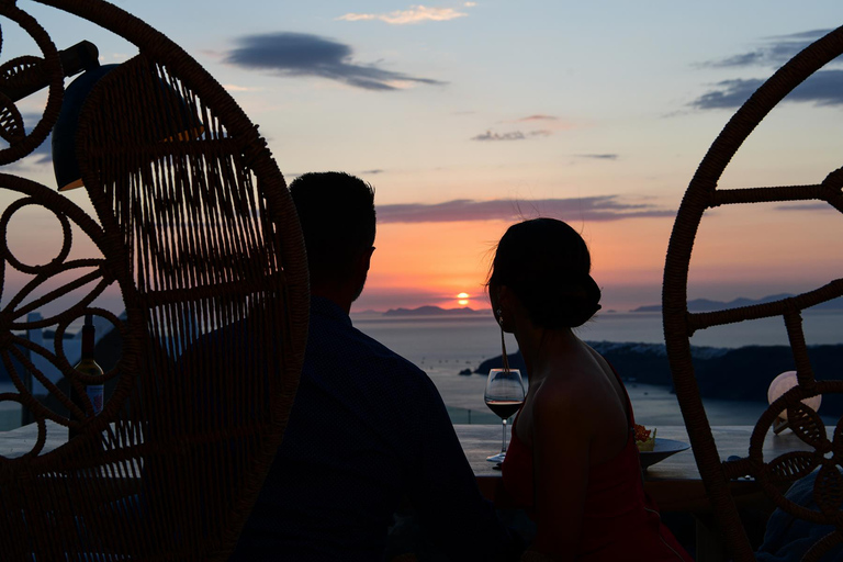 Cena Romántica Privada en Santorini con Vistas a la Caldera y a la Puesta de SolCena Romántica Privada con Vistas a la Caldera y a la Puesta de Sol en Santorini