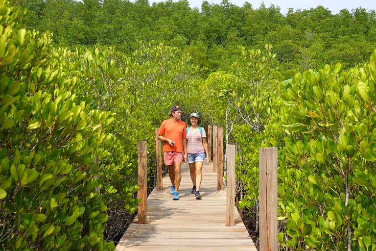 Vanuit Pattaya: Private Rayong Avontuur Wandeling en KajaktochtVan Pattaya: privé Rayong-avonturenwandeling en kajaktocht