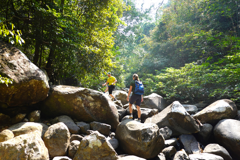 De Pattaya: Caminhada e passeio de caiaque privativos em Rayong AdventureDe Pattaya: caminhada privada de aventura em Rayong e viagem de caiaque