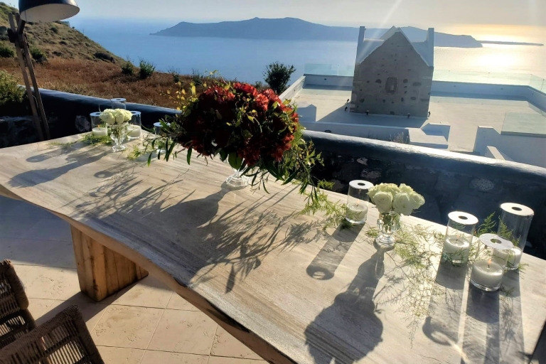 Cena Romántica Privada en Santorini con Vistas a la Caldera y a la Puesta de SolCena Romántica Privada con Vistas a la Caldera y a la Puesta de Sol en Santorini