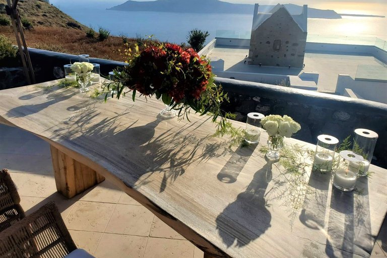 Cena Romántica Privada en Santorini con Vistas a la Caldera y a la Puesta de SolCena Romántica Privada con Vistas a la Caldera y a la Puesta de Sol en Santorini