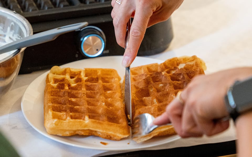 Belgisch Wafelontbijt Door Wafels N Bier In Brugge Centrum Getyourguide