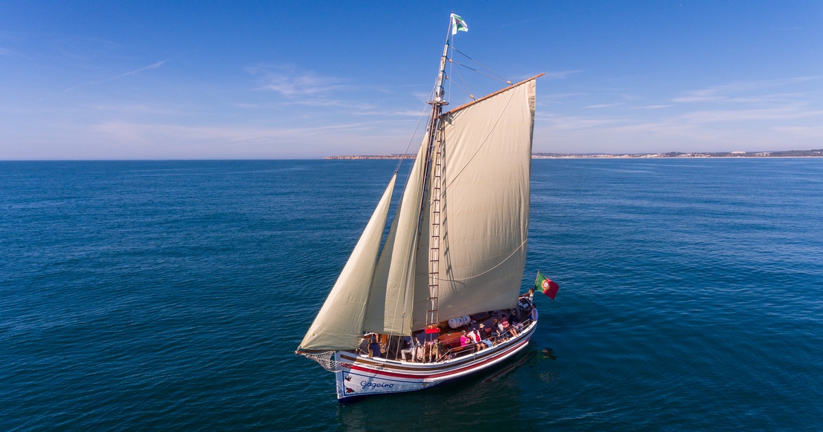 sailing boat tour