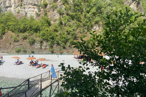 De Tirana: excursion d'une journée au lac Komani et à la rivière Shala