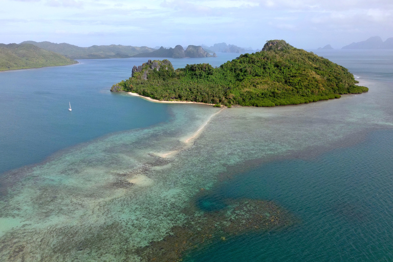 2 jours de croisière privée à El Nido sur un voilier de 43 piedsCroisière privée de deux jours à El Nido à bord d'un voilier de 43 pieds