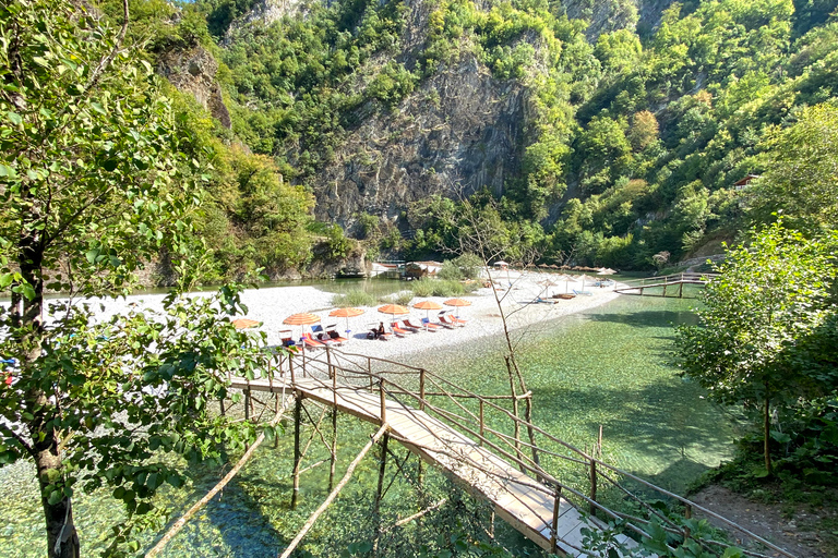 Desde Tirana: excursión de un día al lago Komani y al río Shala