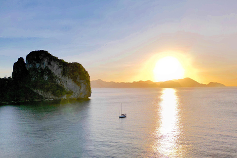 2 jours de croisière privée à El Nido sur un voilier de 43 piedsCroisière privée de deux jours à El Nido à bord d'un voilier de 43 pieds