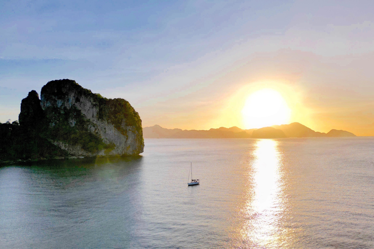2 jours de croisière privée à El Nido sur un voilier de 43 piedsCroisière privée de deux jours à El Nido à bord d'un voilier de 43 pieds