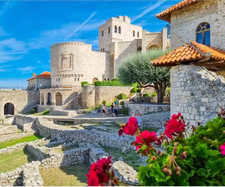 Da Tirana: castello di Kruja, vecchio bazar e tour di Sari Salltik
