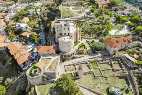Z Tirany: zamek Kruja i stary bazar z Tirany