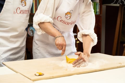 Taormina: Pasta and Tiramisu Cooking Class with Meal