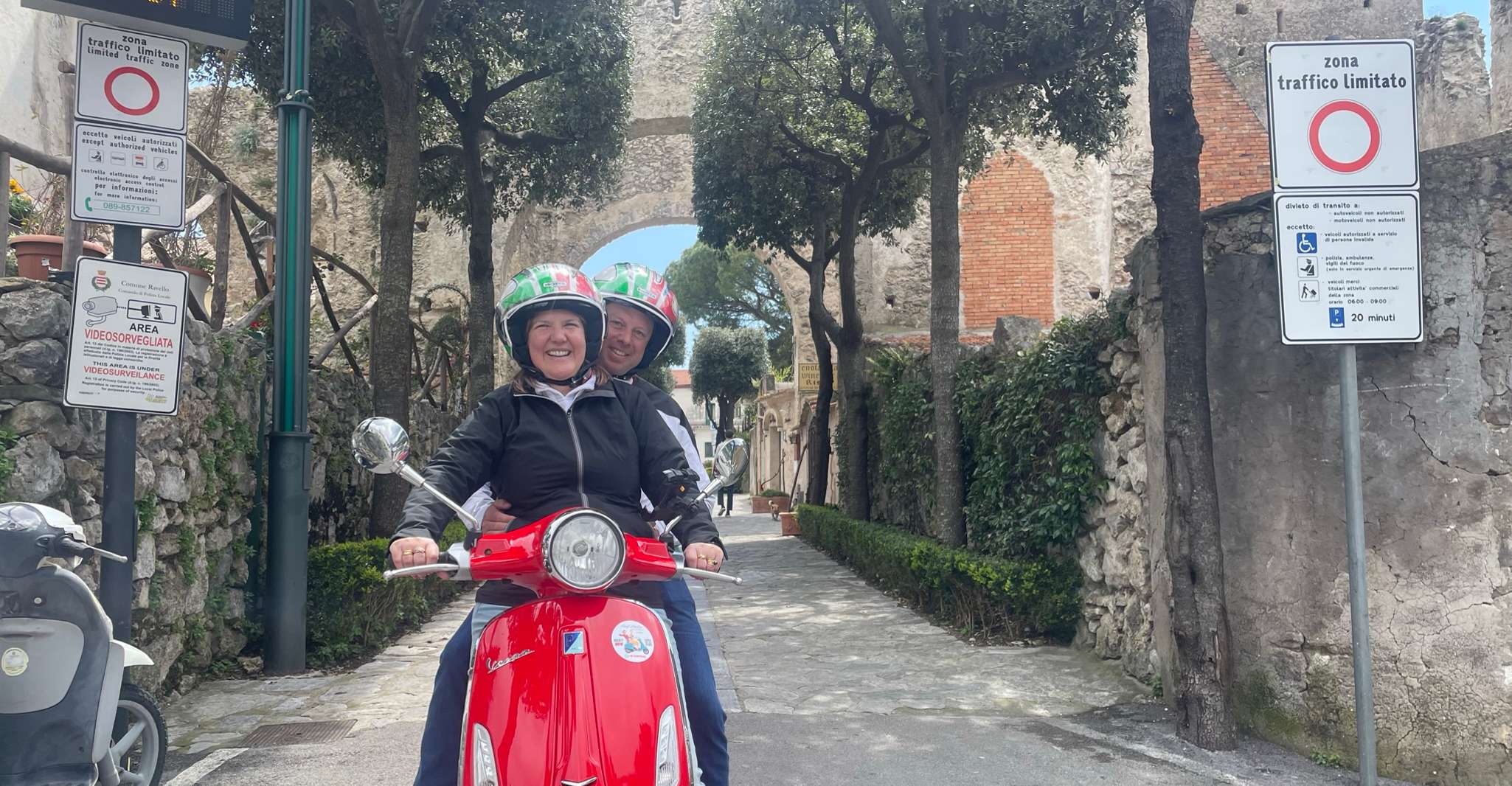 Da Ravello o Salerno, Escursione in Costiera Amalfitana con Fermate - Hizvo