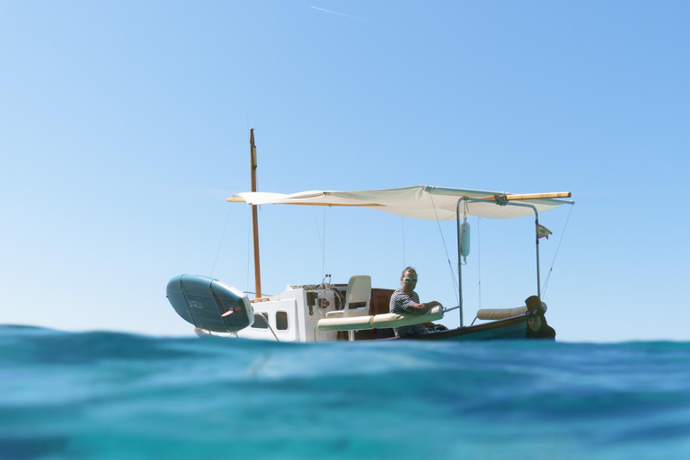 Menorca: Private Boat Ride through the Southern Coves from Cala Galdana