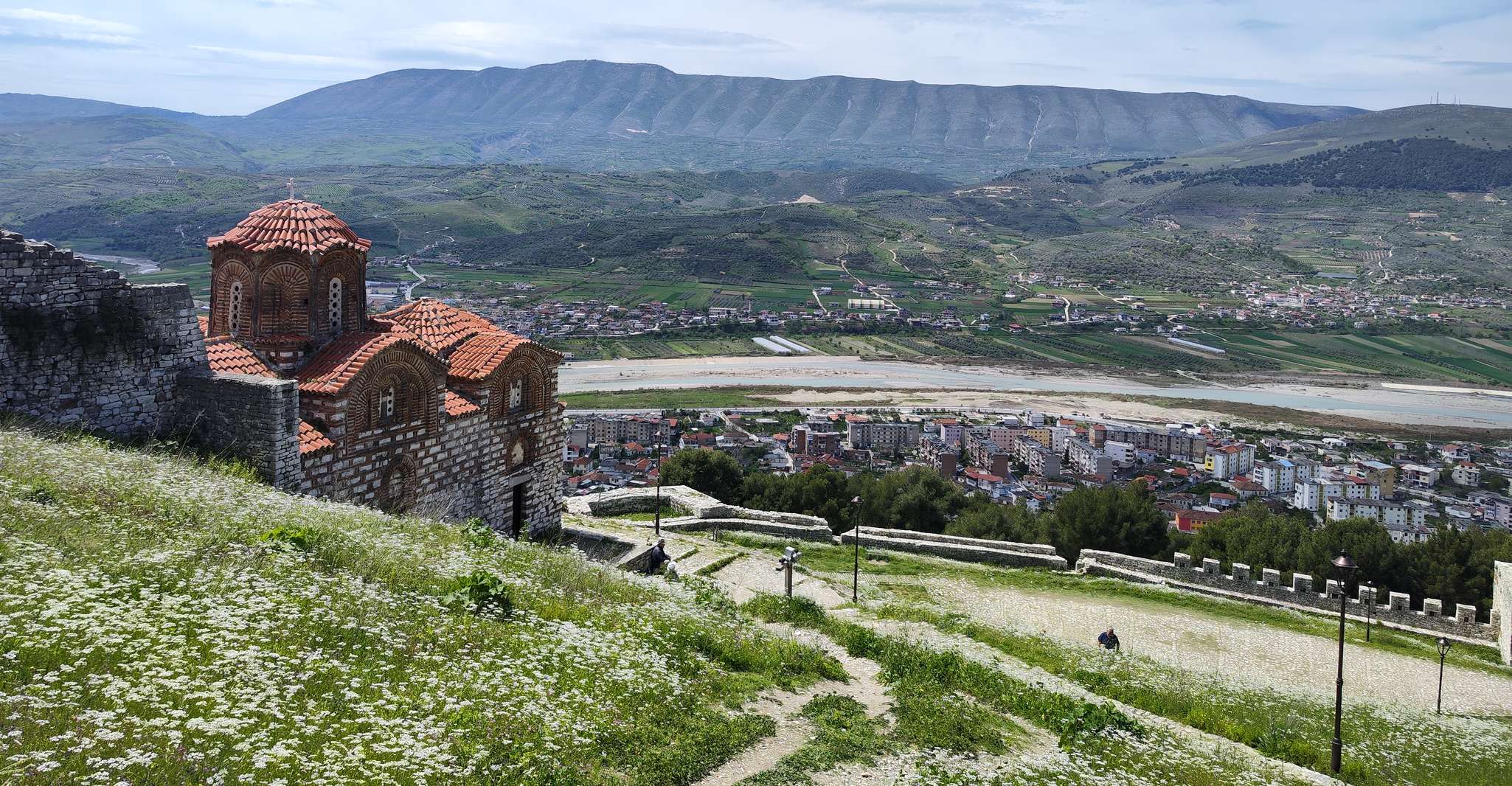 Von Tirana, private Berat Stadtrundfahrt und Weinprobe - Hizvo