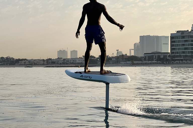 Dubai: Elektrisk hydrofoil eller eFoil Surfboard ExperienceDubai: eFoil eller Electric Hydro Foil Surfbrädaxperiment