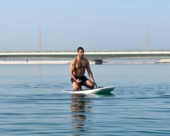 Dubai Elektrisches Tragflächenboot oder eFoil Surfboard Experience