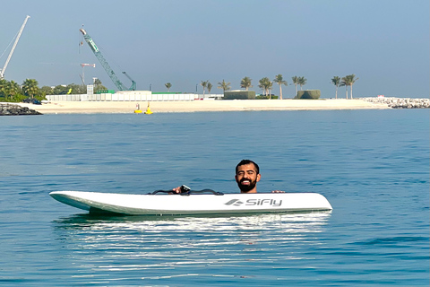 Dubai: esperienza con l&#039;aliscafo elettrico o la tavola da surf eFoilDubai: esperienza con la tavola da surf eFoil o Electric Hydro Foil