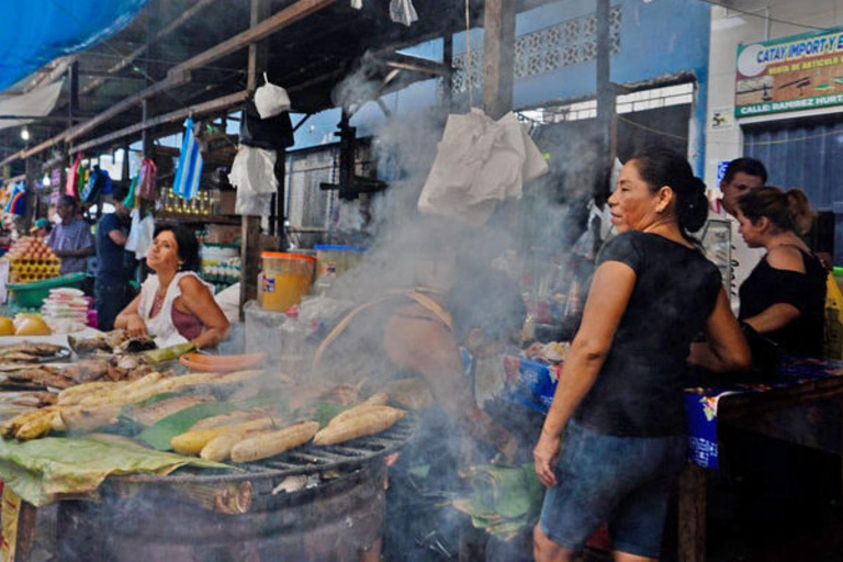 Partenza da Iquitos: Tour della città-Visita al mercato di Belen